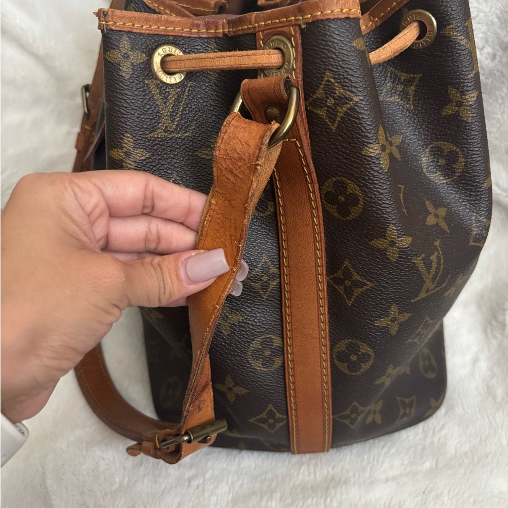 Vintage Louis Vuitton Classic Petit Noe Monogram Drawstring Bag - Picture 4 of 9